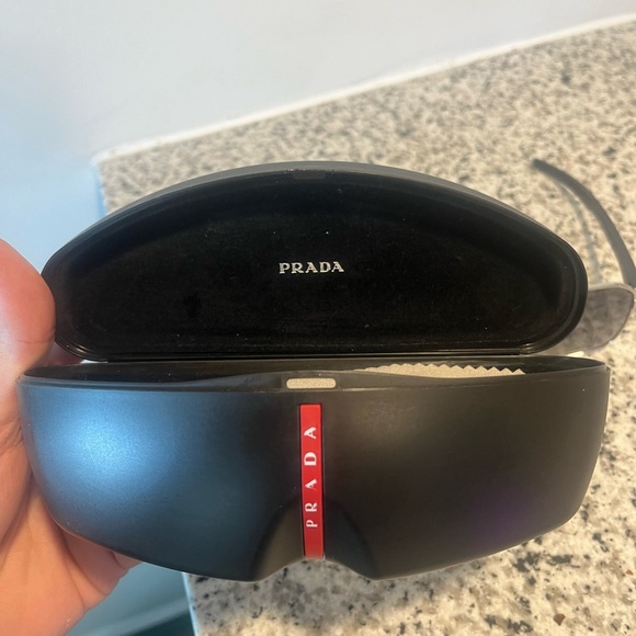 Prada men’s sunglasses - Picture 4 of 5
